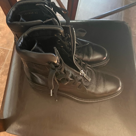 YSL designer boots. Reposhed. A bit narrow for my foot but gorgeous. - Picture 4 of 4